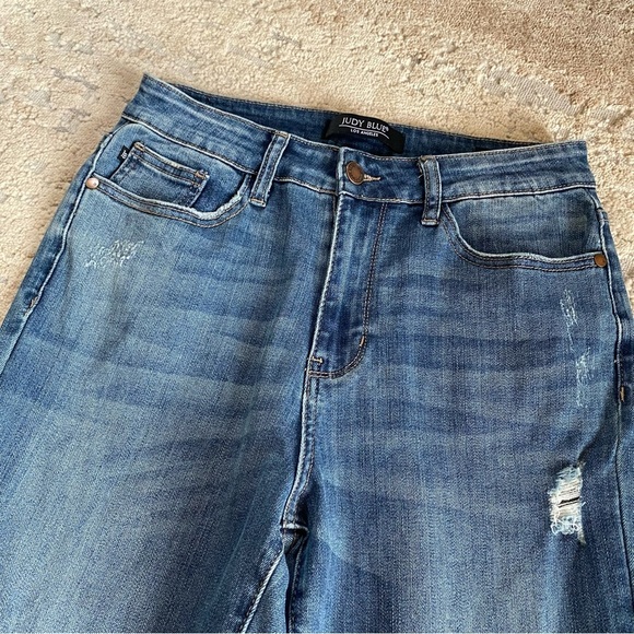 Judy Blue Boyfriend Fit Straight Leg Medium Wash Distressed Jeans High Rise: 5 - Picture 10 of 10